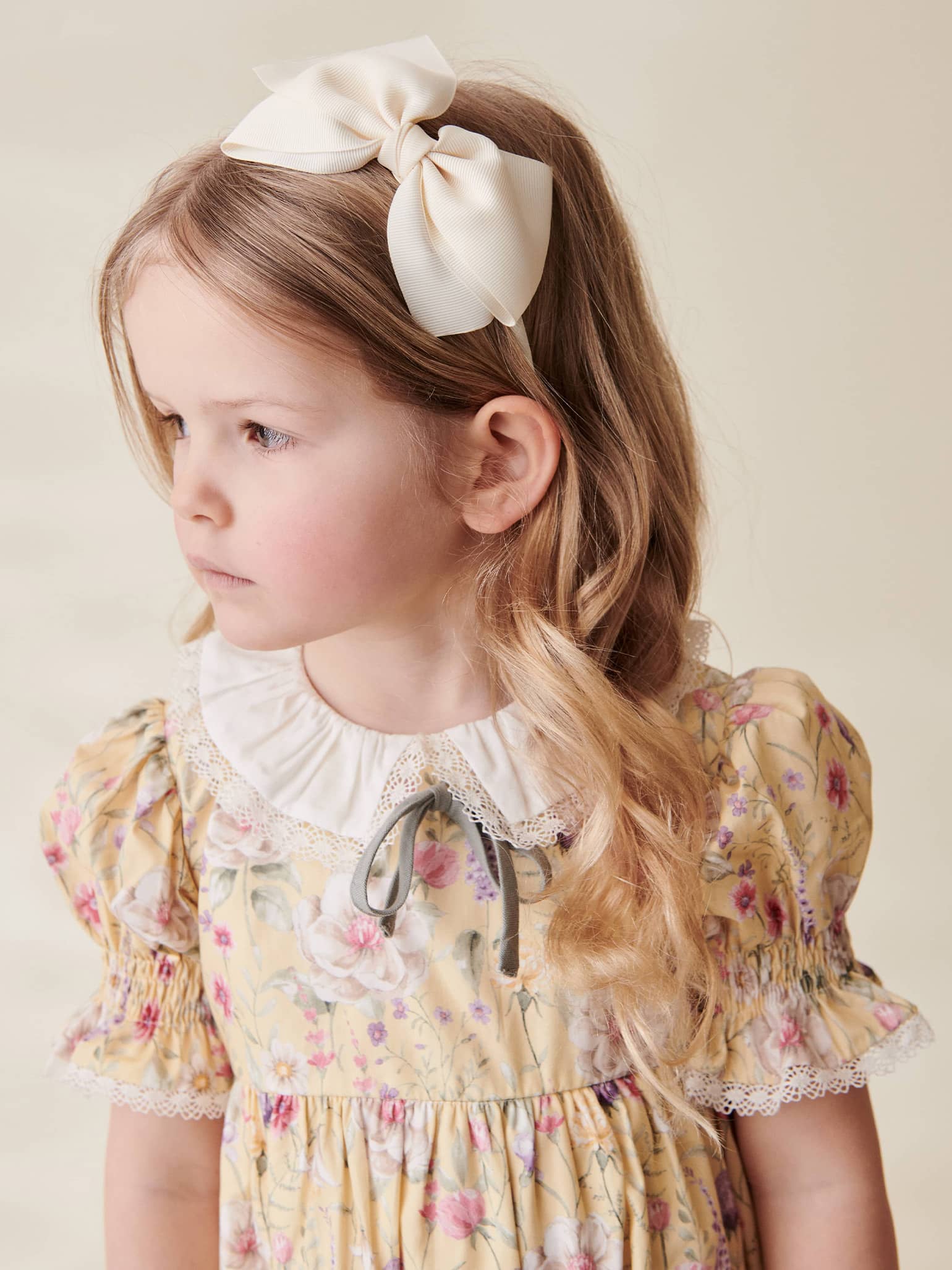 Off White Big Bow Girl Headband - Image 3